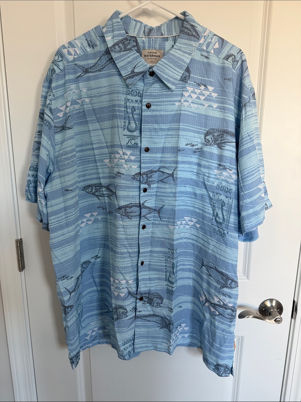 Quiksilver Men’s Light Blue Short-Sleeve Button-Up Shirt